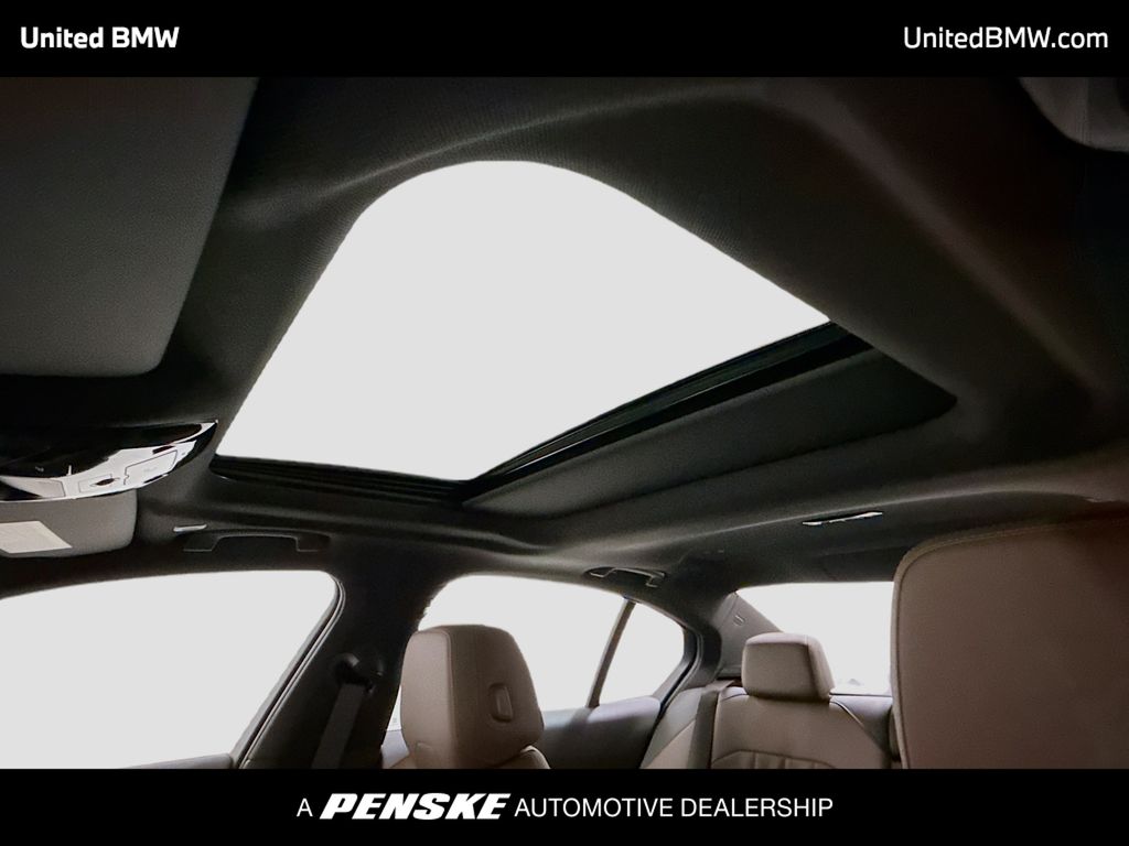 Thumbnail: 2026 BMW i5 - 12