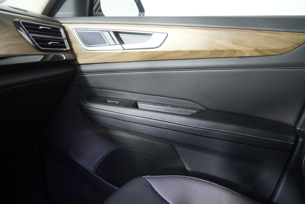 2024 Volkswagen Atlas SE 26