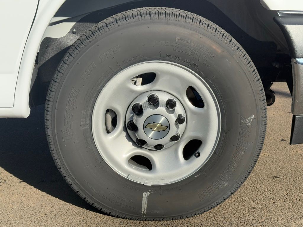 2024 Chevrolet Express 3500 WT