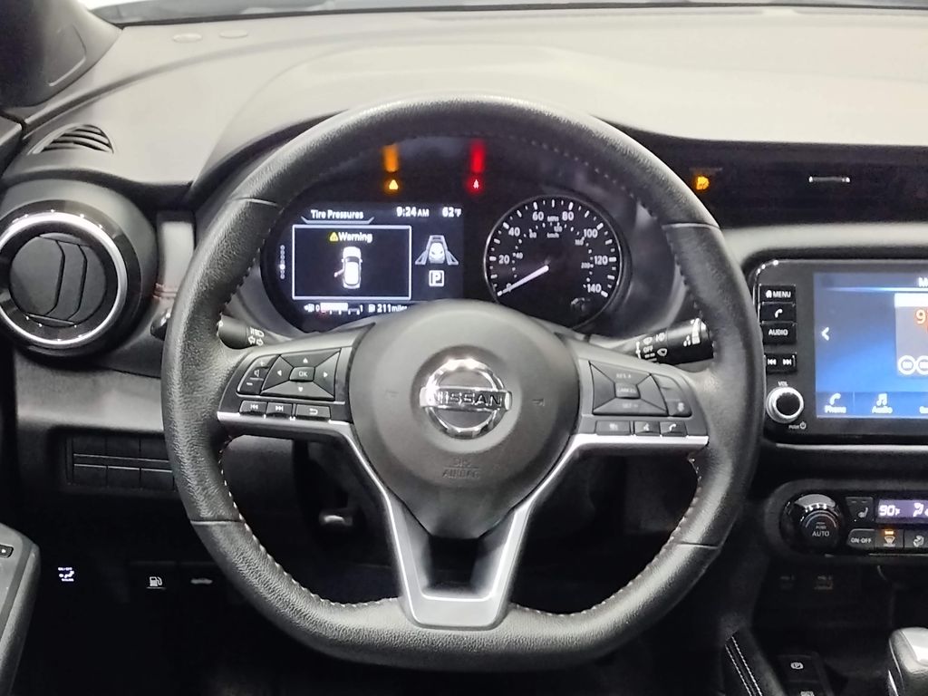 2021 Nissan Kicks SR