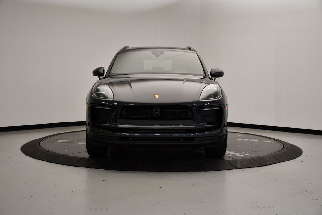 Thumbnail: 2026 Porsche Macan - 10