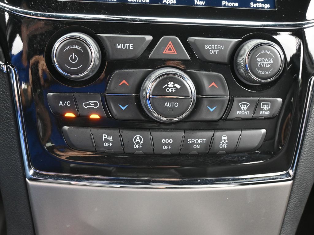 Used 2021 Bright White Clearcoat Jeep Limited image 25