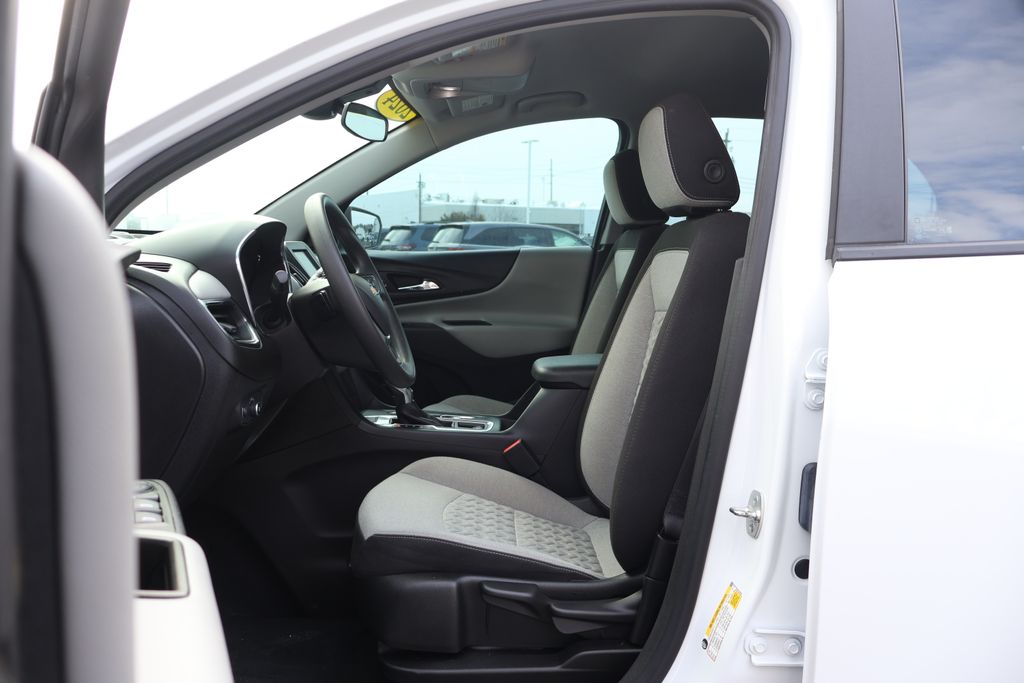 Thumbnail: 2024 Chevrolet Equinox - 32