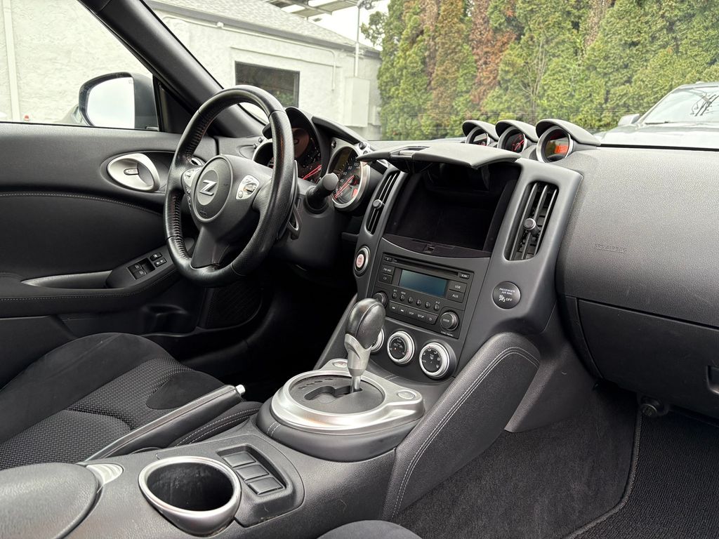 2017 Nissan 370Z Sport