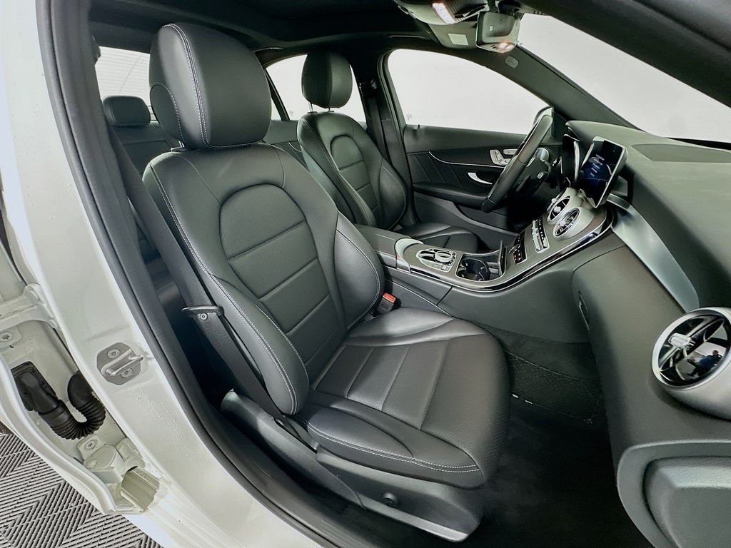 Thumbnail: 2021 Mercedes-Benz C-Class - 28