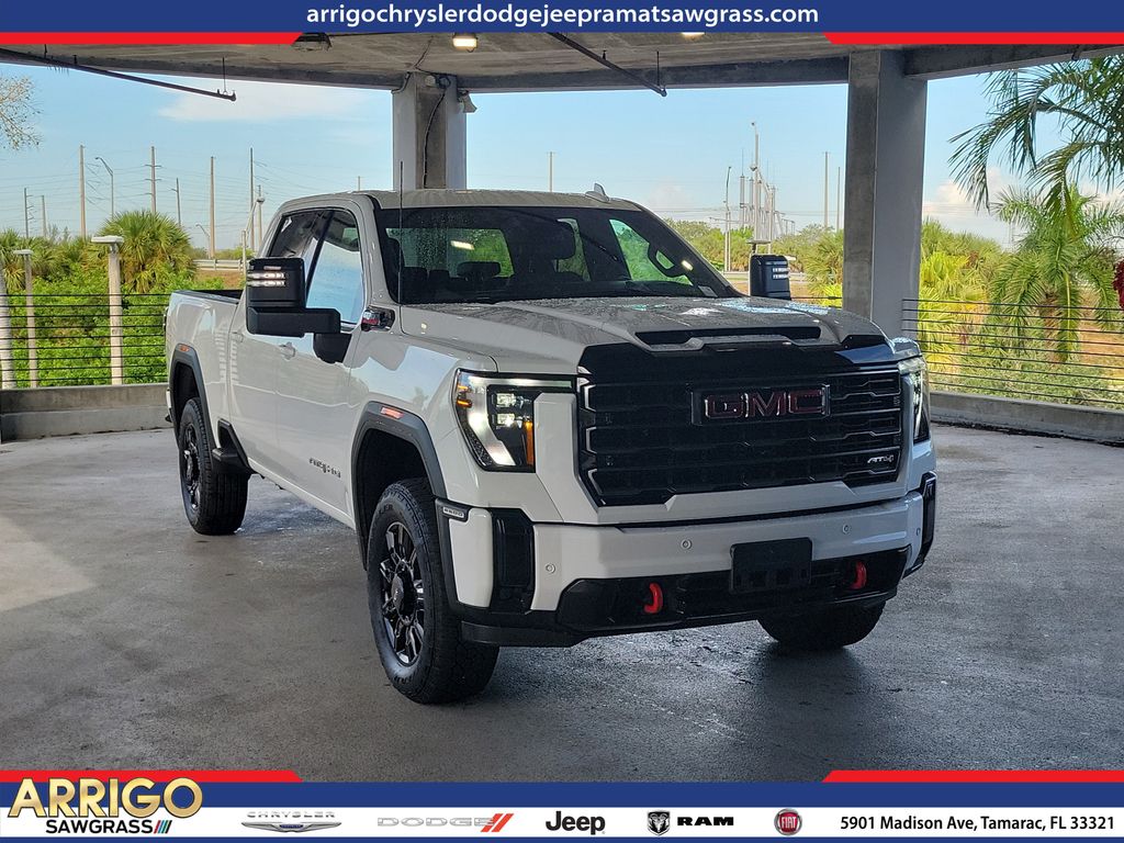 Summit White 2025 GMC Sierra 2500HD Pickup Truck Four-Wheel Drive Automatic
