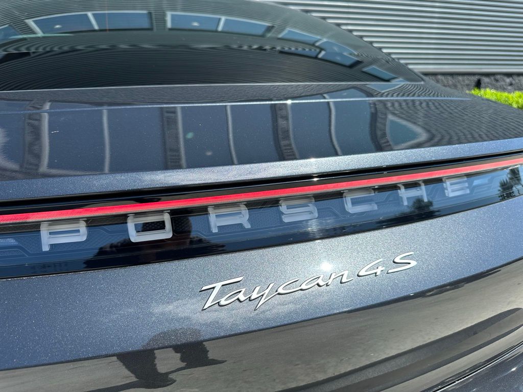 2021 Porsche Taycan 4S 12