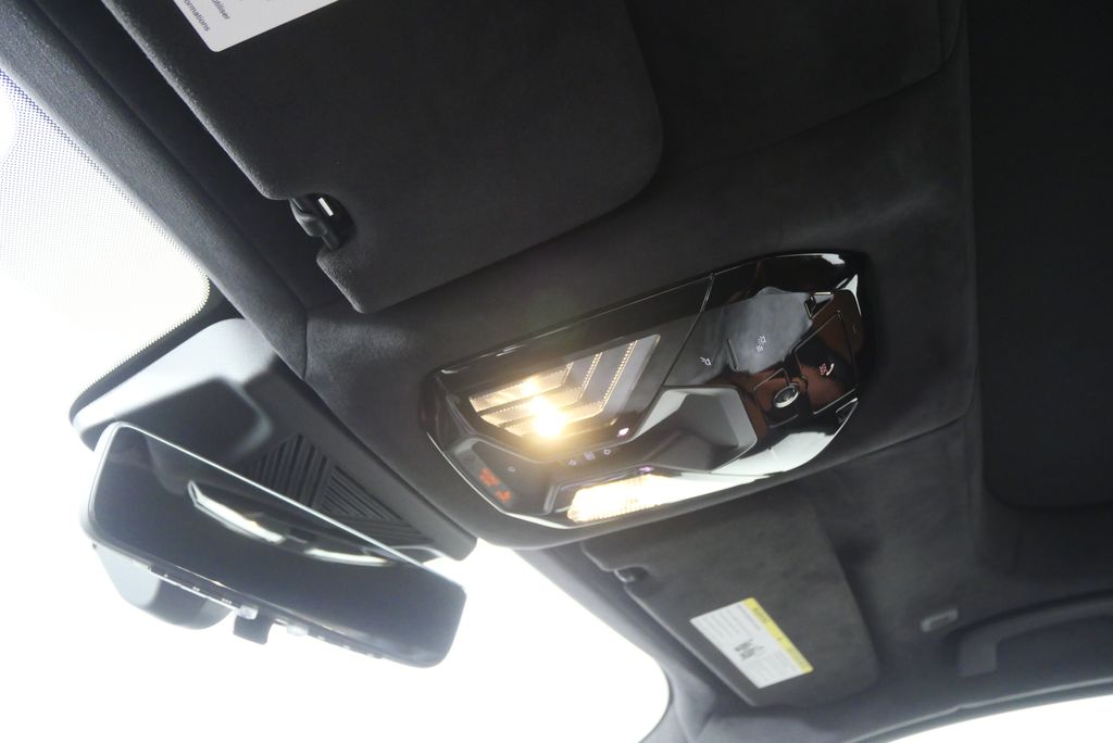 Thumbnail: 2026 BMW 7 Series - 22