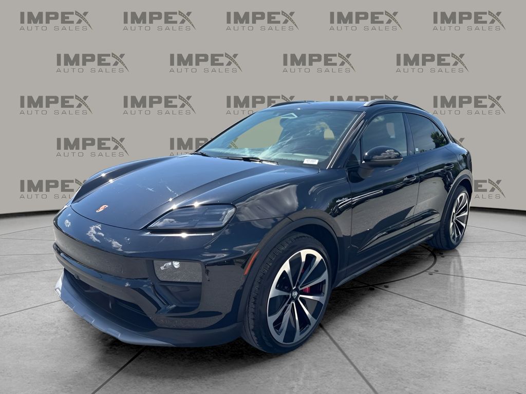 2025 Porsche Macan Macan 4S Electric's photo