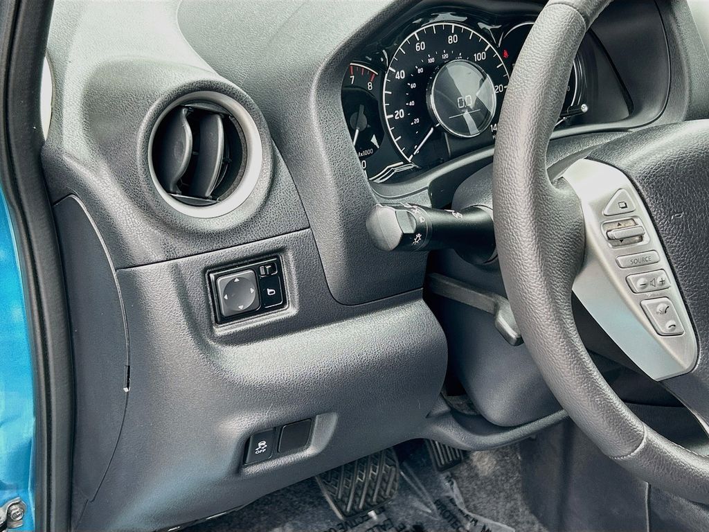 Thumbnail: 2015 Nissan Versa Note - 10