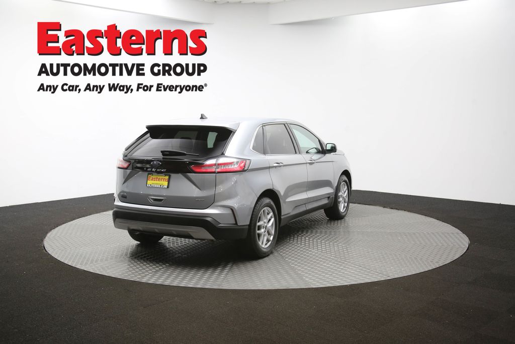 Used 2024 Silver Ford SEL image 39