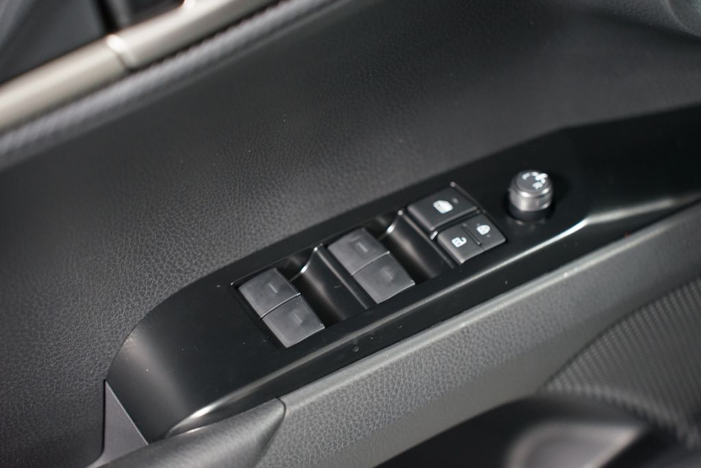 Thumbnail: 2025 Toyota Camry - 32