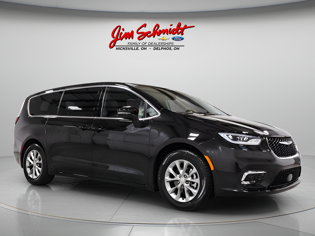 Diamond Black Crystal Pearlcoat 2026 Chrysler Pacifica Limited FWD Minivan Front-Wheel Drive 9-Speed Automatic