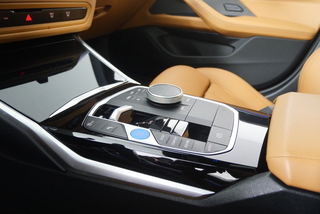 Thumbnail: 2023 BMW i4 - 20