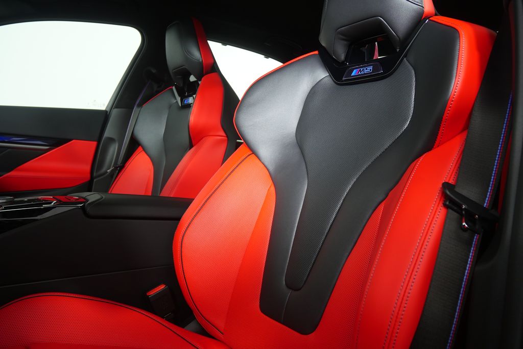 Thumbnail: 2026 BMW M5 - 11