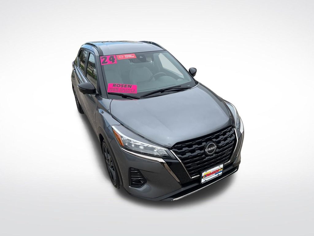 2024 Nissan Kicks SR photo