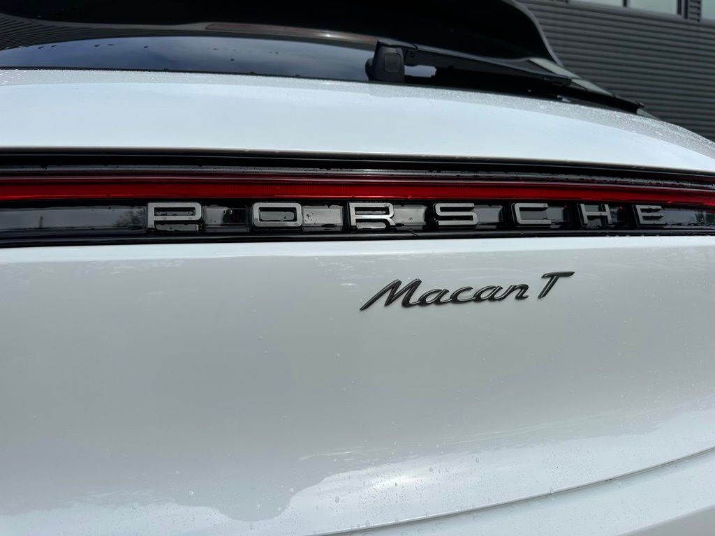 Thumbnail: 2026 Porsche Macan - 14