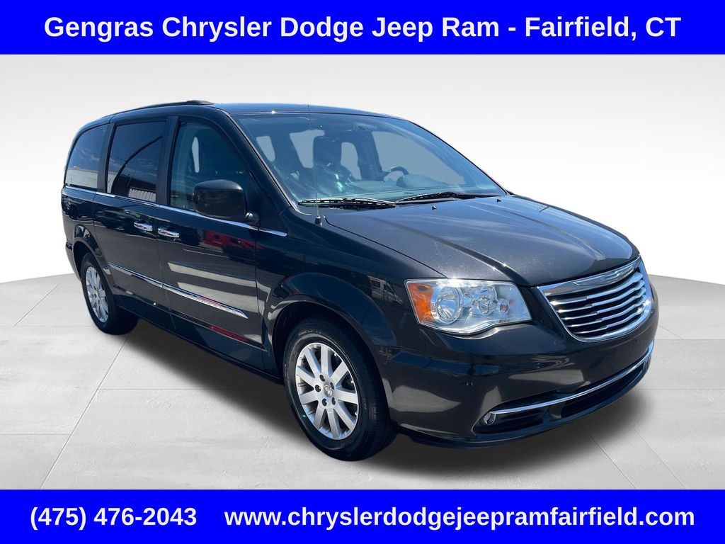 2015 Chrysler Town & Country Touring FWD