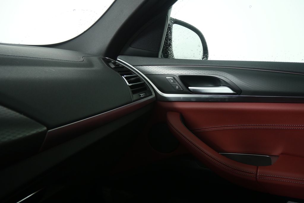 Thumbnail: 2025 BMW X4 - 31