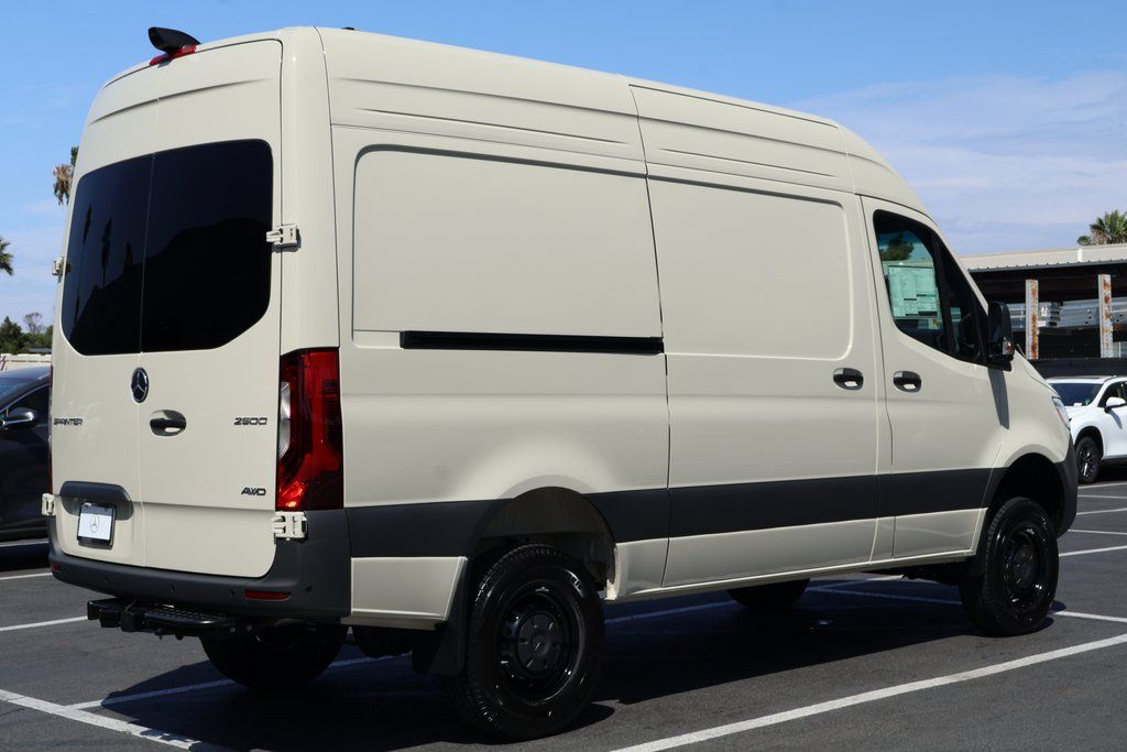Thumbnail: 2025 Mercedes-Benz Sprinter - 2