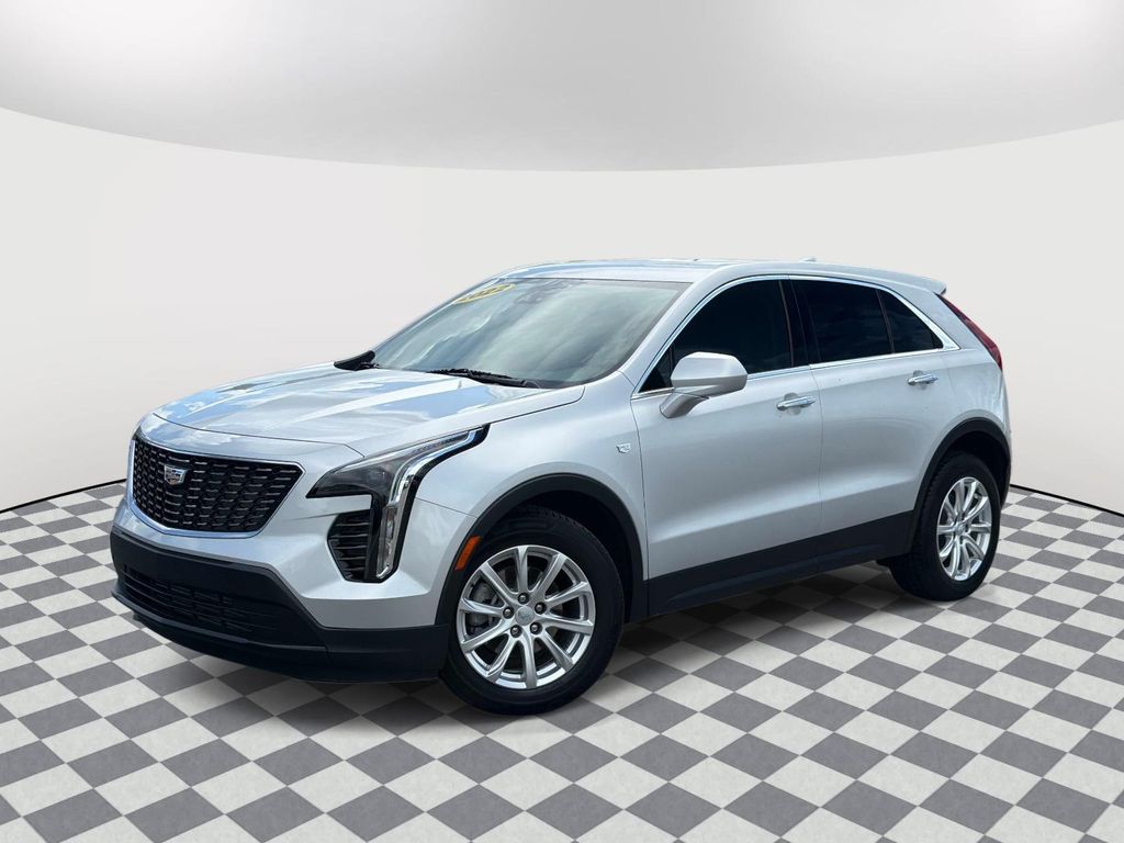 Radiant Silver Metallic 2022 Cadillac XT4 SUV / Crossover Front-Wheel Drive 9-Speed Automatic