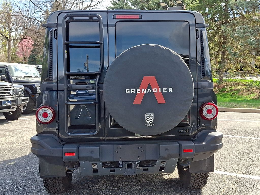 View vehicle photo 5