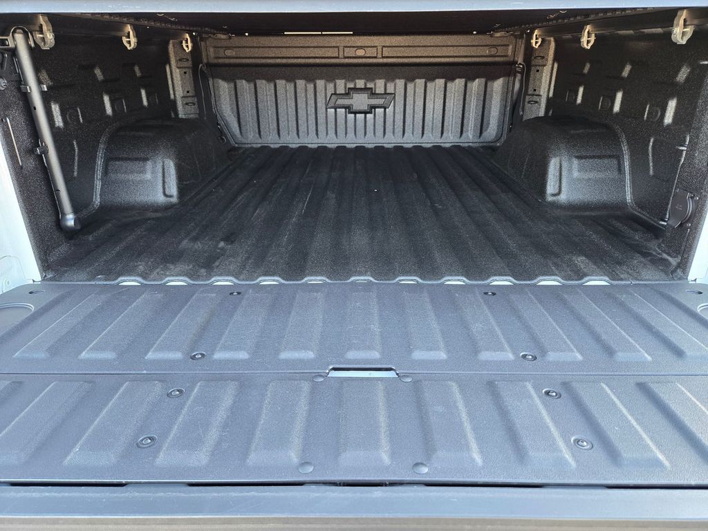 2025 Chevrolet Silverado 1500 ZR2 - Photo 31