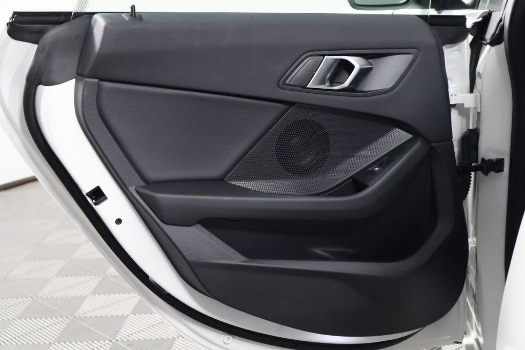 Thumbnail: 2024 BMW 2 Series - 13