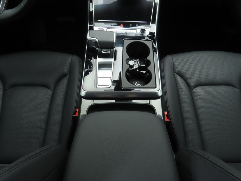 Thumbnail: 2023 Audi Q7 - 16