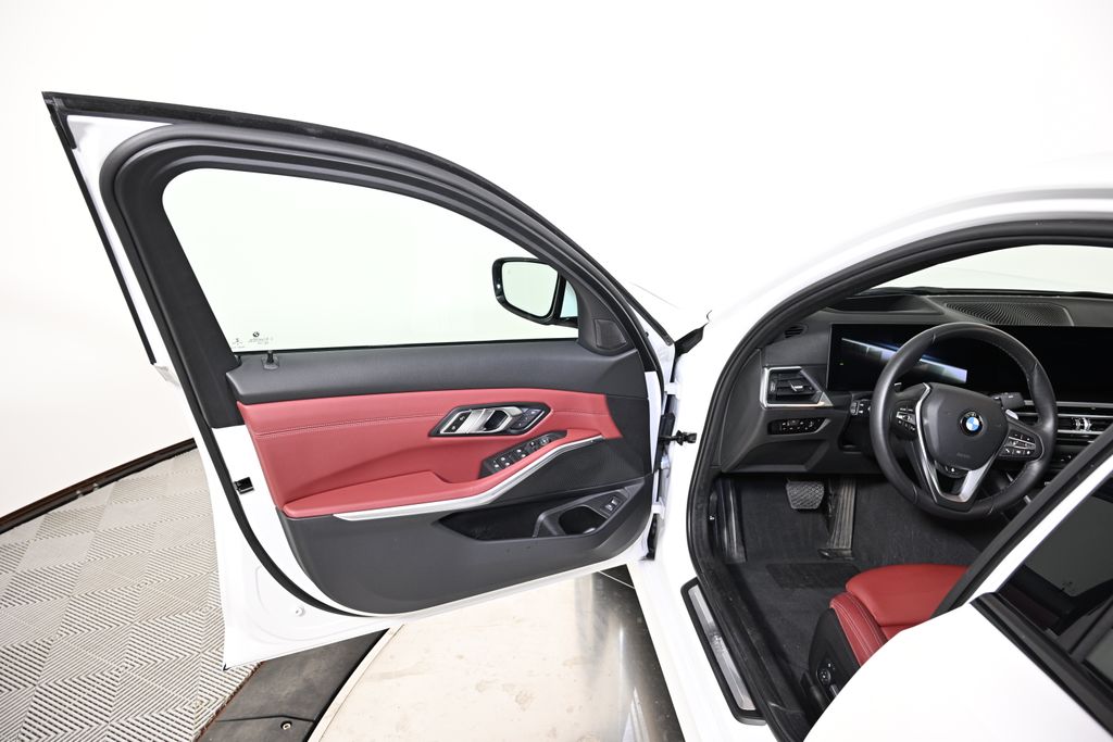 Thumbnail: 2023 BMW 3 Series - 21