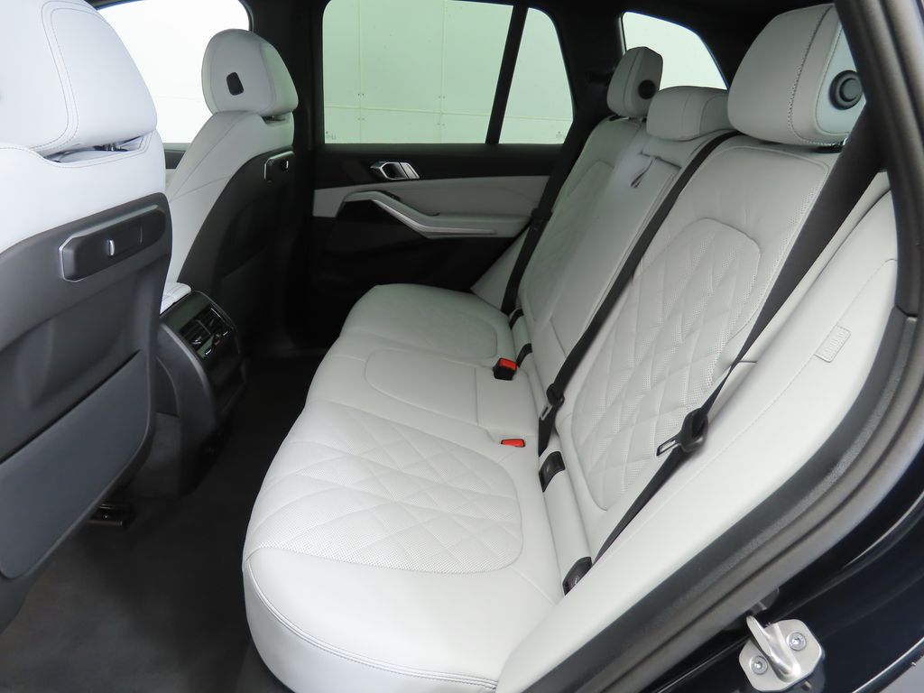 Thumbnail: 2026 BMW X5 - 21