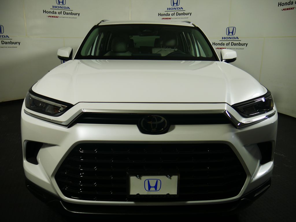 2024 Toyota Grand Highlander XLE 2