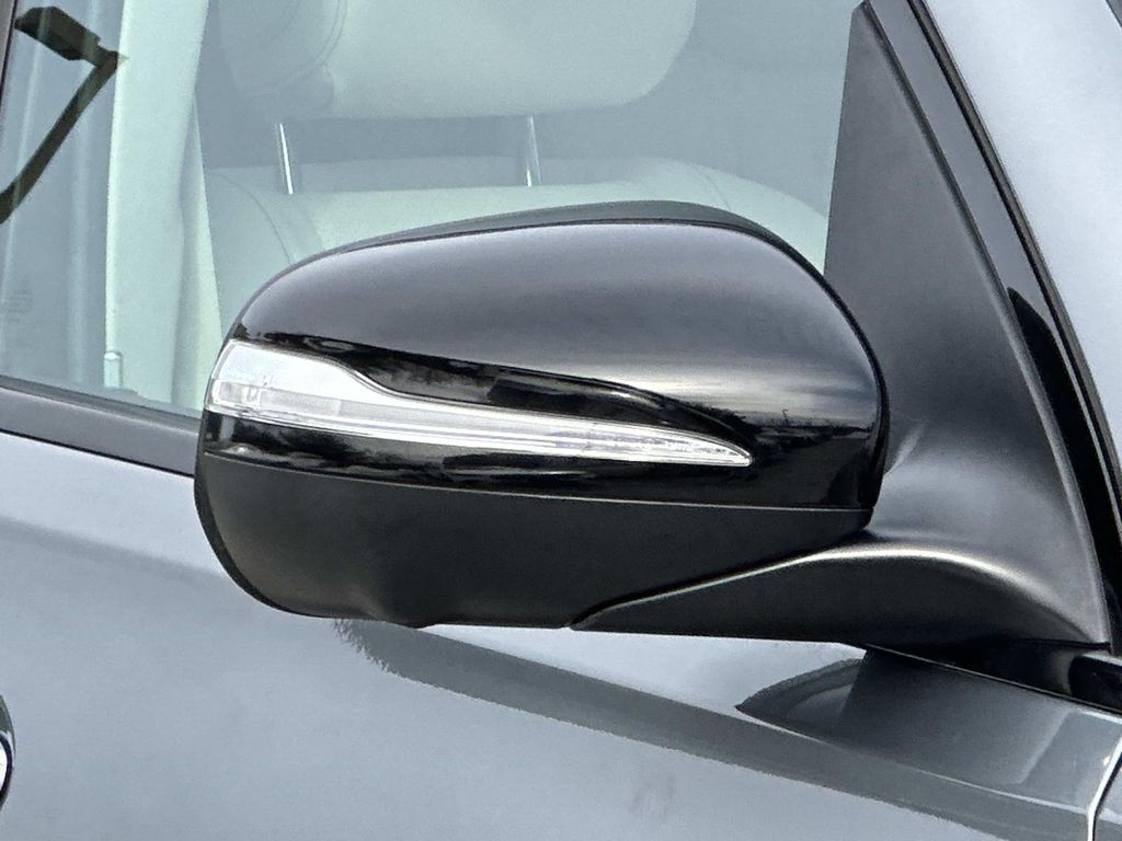 Thumbnail: 2022 Mercedes-Benz GLS - 6