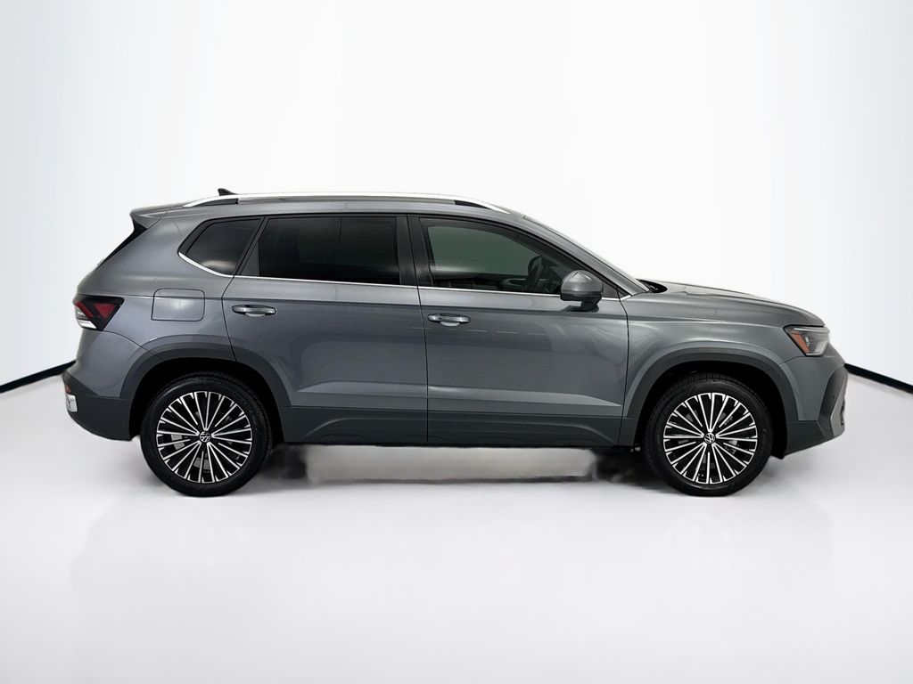 Thumbnail: 2025 Volkswagen Taos - 4