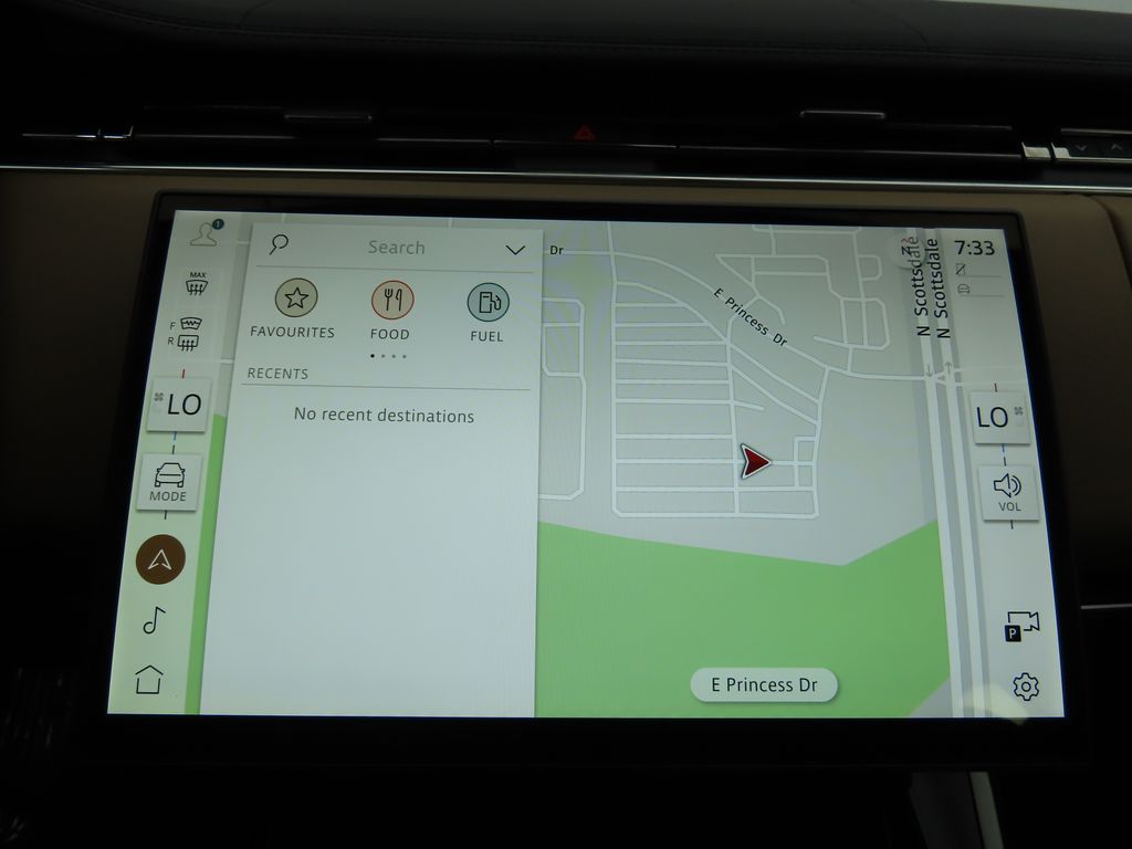 Thumbnail: 2025 Land Rover Range Rover Sport - 15