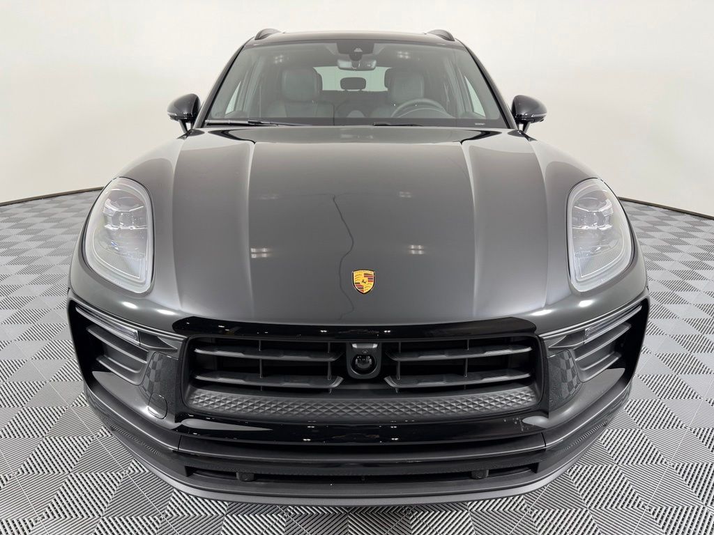 Thumbnail: 2026 Porsche Macan - 9