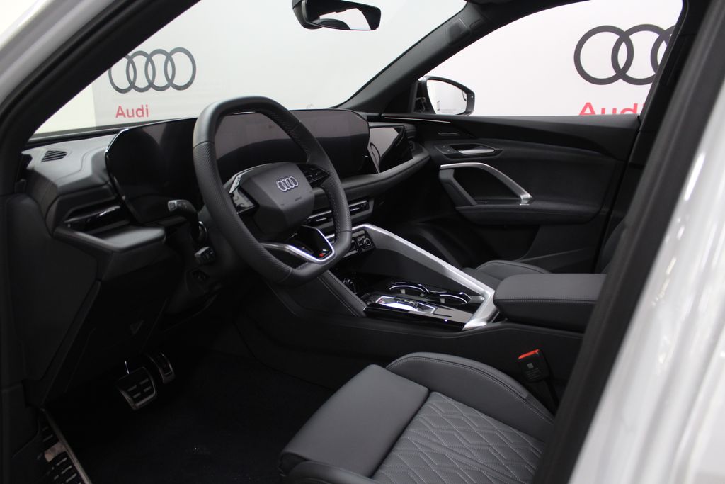 Thumbnail: 2025 Audi SQ5 - 12