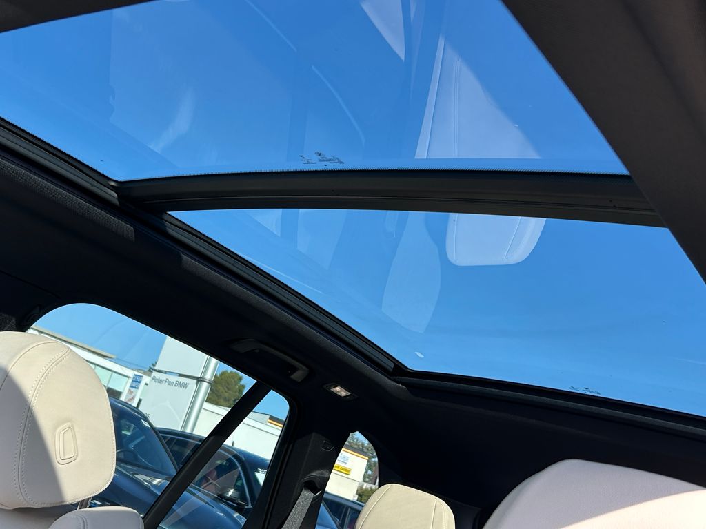 2022 BMW X5 xDrive45e 16