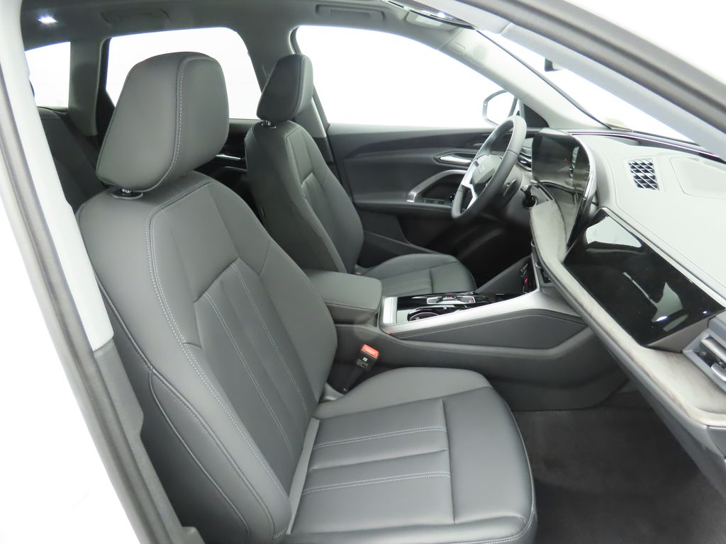 Thumbnail: 2025 Audi Q5 - 22