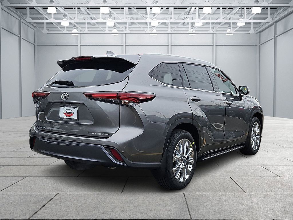 Thumbnail: 2026 Toyota Highlander - 4