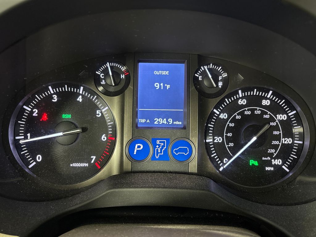 Used 2016 Silver Lexus 460 image 21