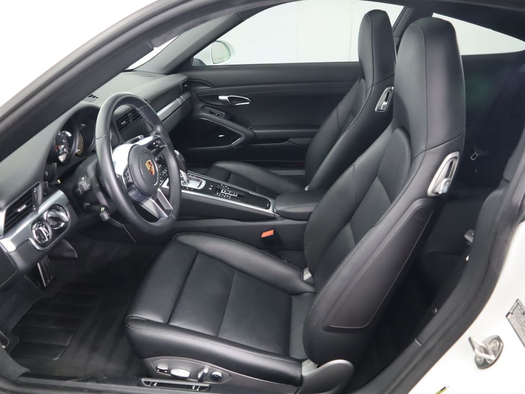 Thumbnail: 2019 Porsche 911 - 5