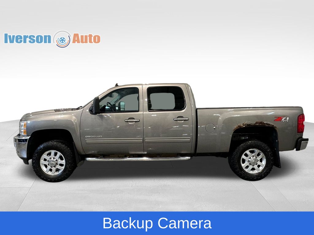 View vehicle photo 6