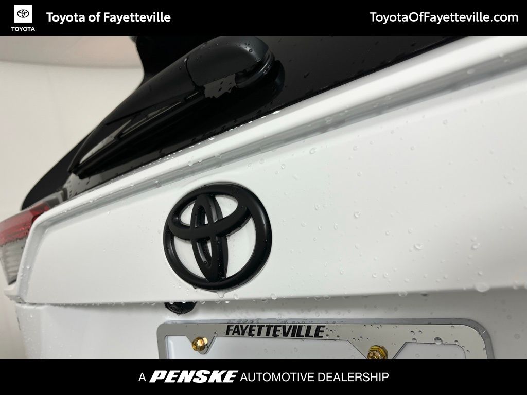 2025 Toyota RAV4 XLE 10