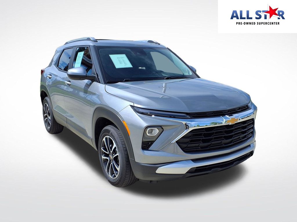 Sterling Gray Metallic 2025 Chevrolet Trailblazer SUV / Crossover Four-Wheel Drive 9-Speed Automatic