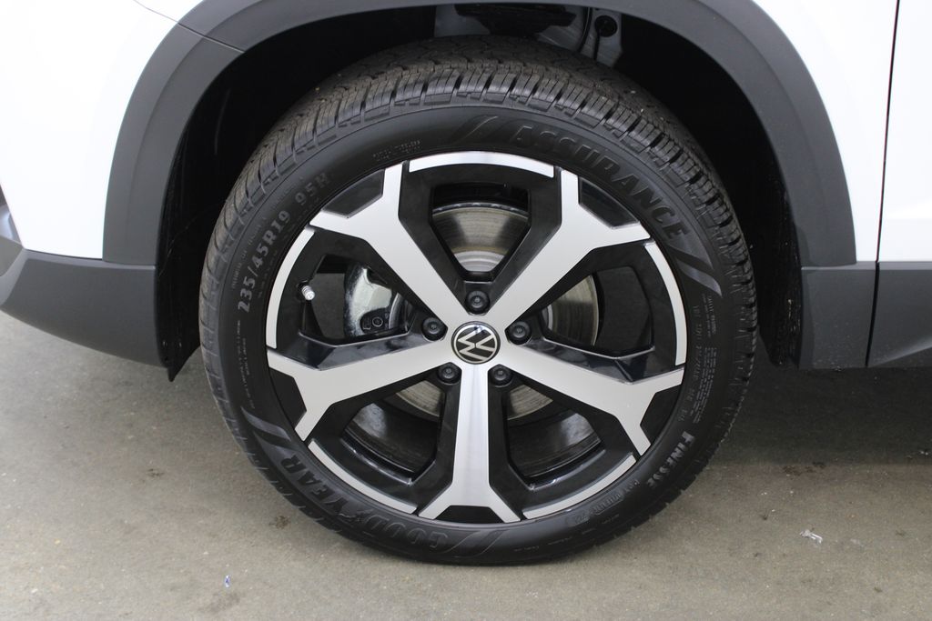new 2026 Volkswagen Taos car, priced at $35,826