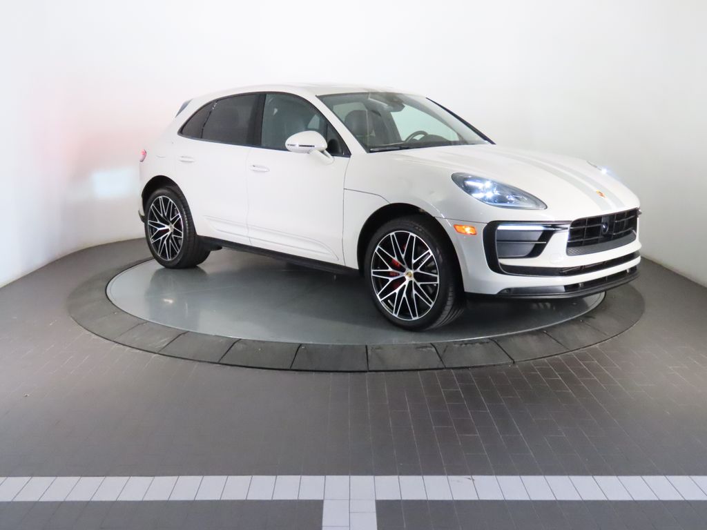 Thumbnail: 2023 Porsche Macan - 9