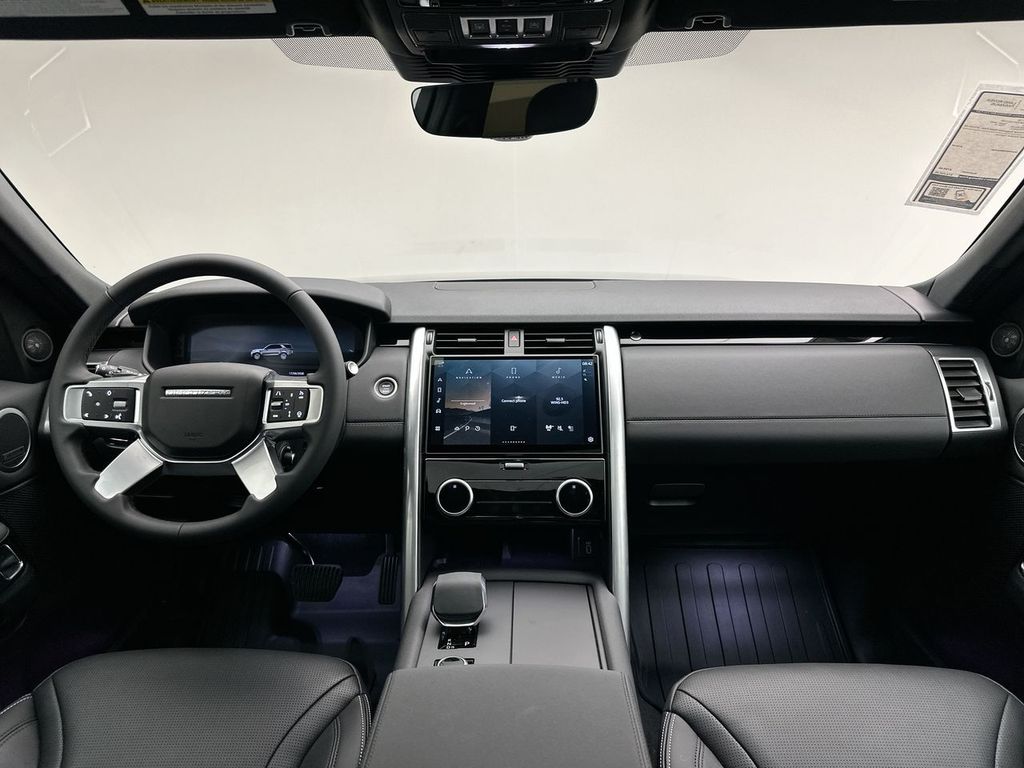 Thumbnail: 2026 Land Rover Discovery - 8