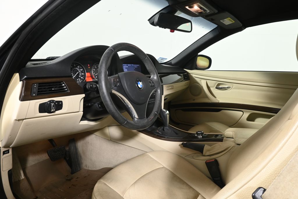 Thumbnail: 2010 BMW 3 Series - 4
