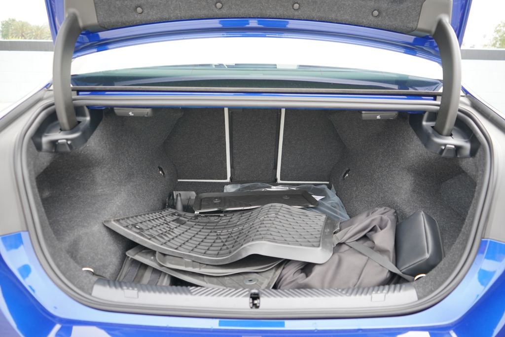 Thumbnail: 2026 BMW M5 - 25